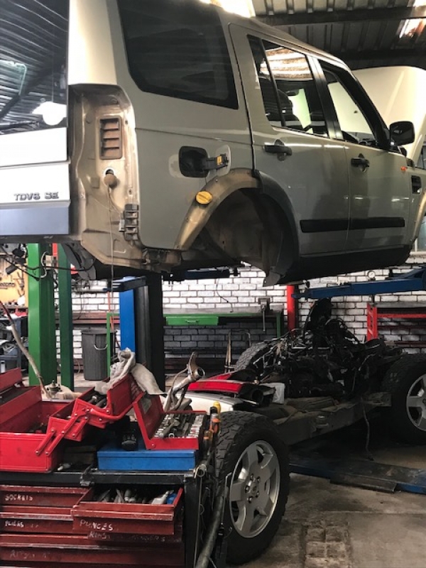 cylinder head repair Land Rover